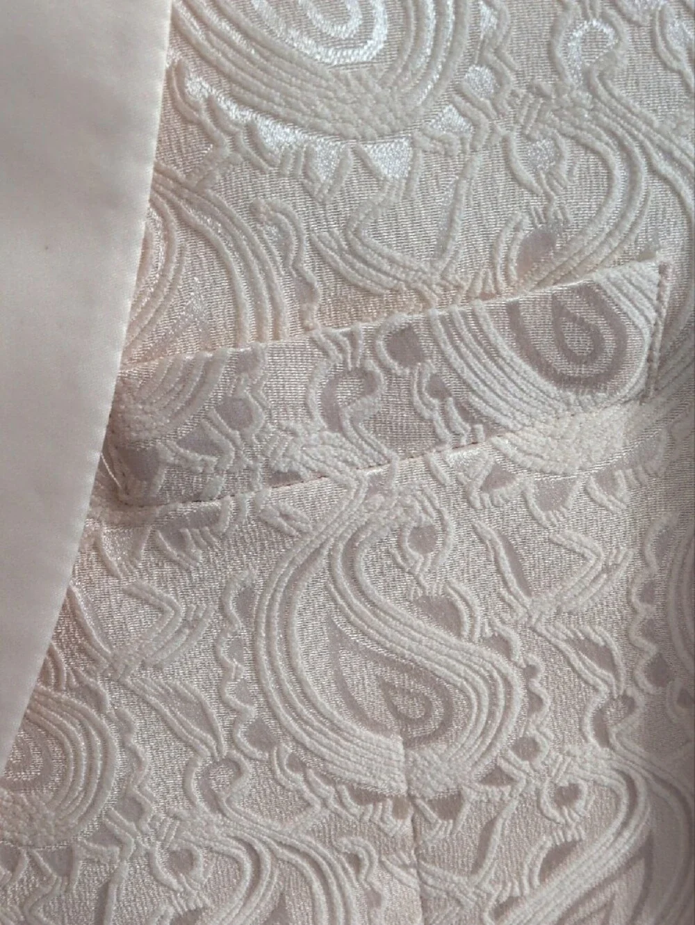 Men's Off-White Paisley Damask Tuxedo Suit